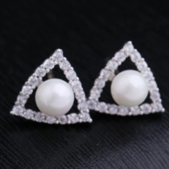 Silver Pearl Halo Triangle Stud Earrings - Picture 2 of 4